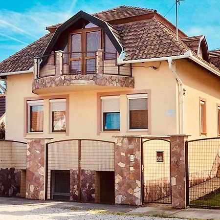 Aranylo Apartmanhaz Гайдусобосло Екстер'єр фото